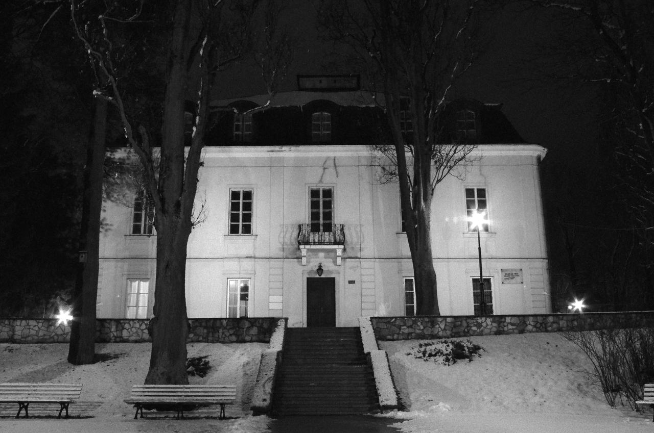 Kliknij obrazek, aby uzyskać większą wersję

Nazwa:	30330037-BW.JPG
Wyświetleń:	4
Rozmiar:	3,45 MB
ID:	10612